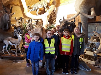 Mokiniai aplankė asmeninį egzotinių kraštų medžioklės trofėjų muziejų Žiežmariuose